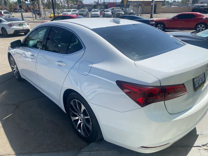 WHITE, 2017 ACURA TLX Image 7