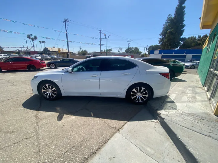 WHITE, 2017 ACURA TLX Image 8