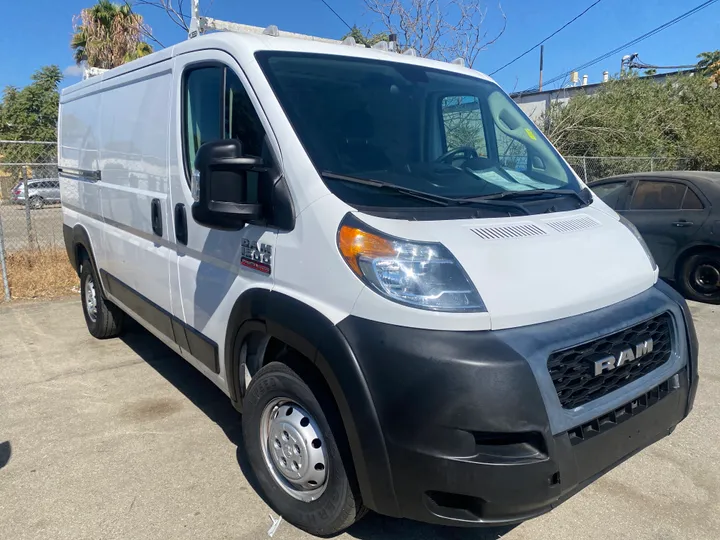 WHITE, 2020 RAM PROMASTER CARGO VAN Image 2