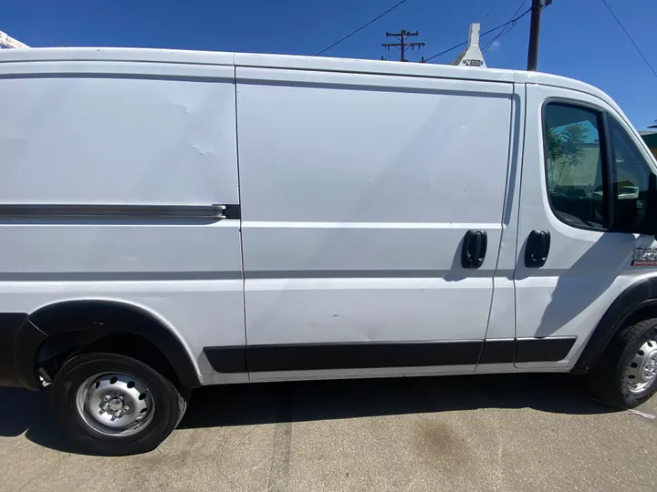 WHITE, 2020 RAM PROMASTER CARGO VAN Image 4