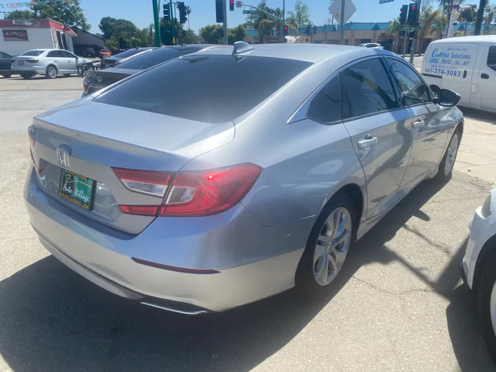 SILVER, 2019 HONDA ACCORD Image 5