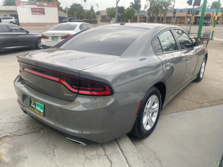 GRAY, 2018 DODGE CHARGER Image 5