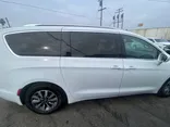 WHITE, 2021 CHRYSLER PACIFICA Thumnail Image 4