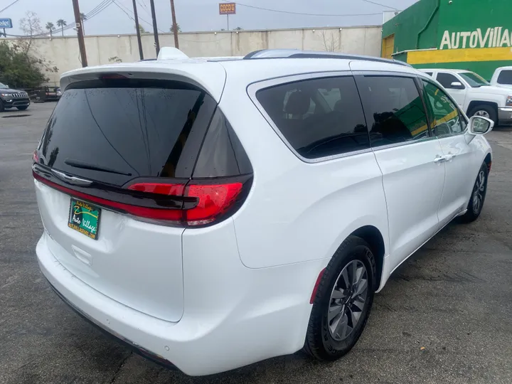 WHITE, 2021 CHRYSLER PACIFICA Image 5