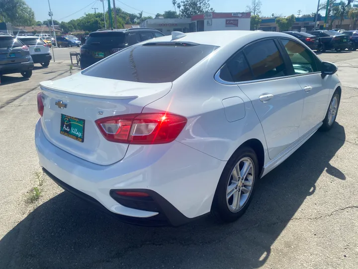 WHITE, 2016 CHEVROLET CRUZE Image 5