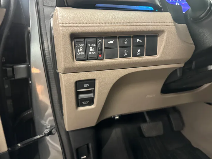 GRAY, 2018 HONDA ODYSSEY Image 24