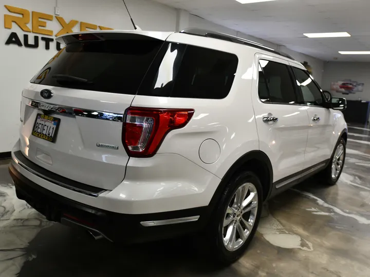 WHITE, 2018 FORD EXPLORER Image 12