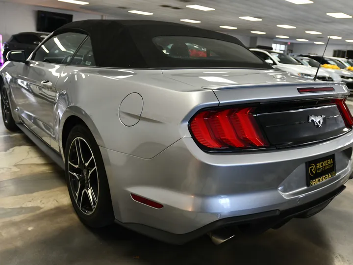 SILVER, 2022 FORD MUSTANG Image 9