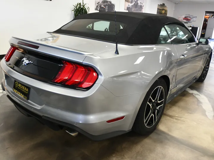 SILVER, 2022 FORD MUSTANG Image 13