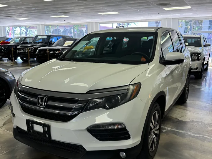 WHITE, 2018 HONDA PILOT Image 3