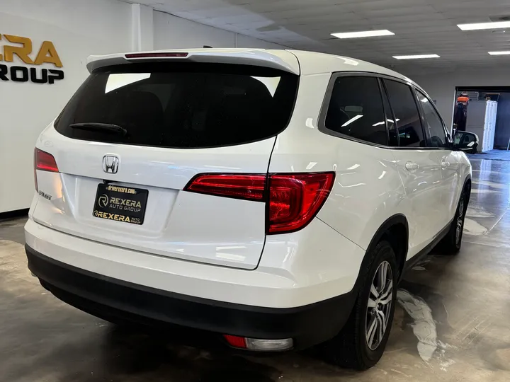 WHITE, 2018 HONDA PILOT Image 11