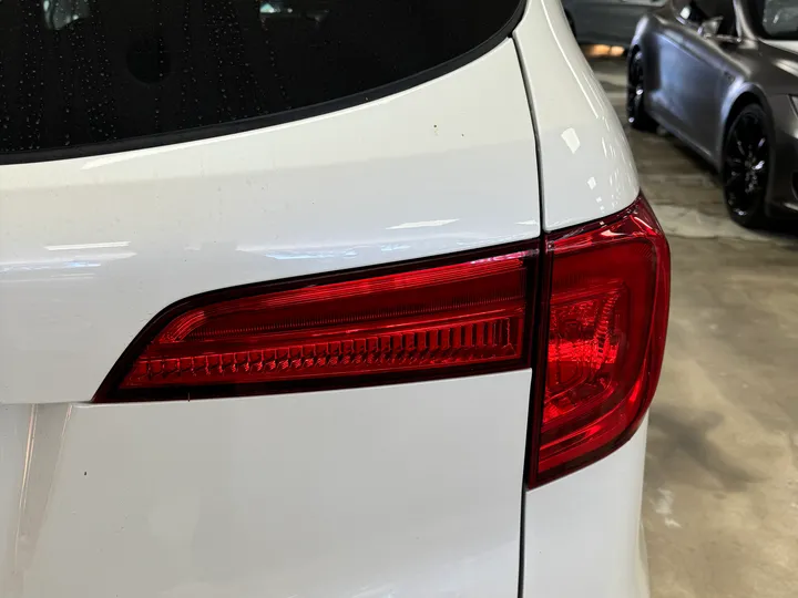 WHITE, 2018 HONDA PILOT Image 14