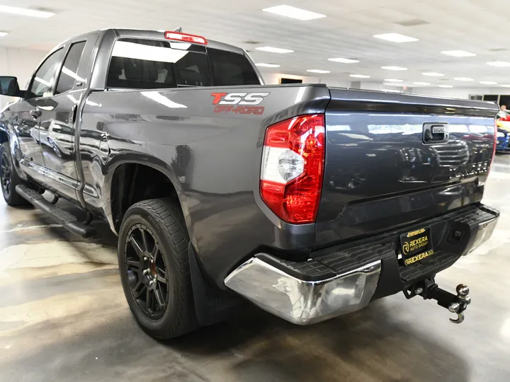 GREY, 2020 TOYOTA TUNDRA DOUBLE CAB Image 8