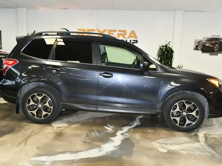 GRAY, 2016 SUBARU FORESTER Image 13