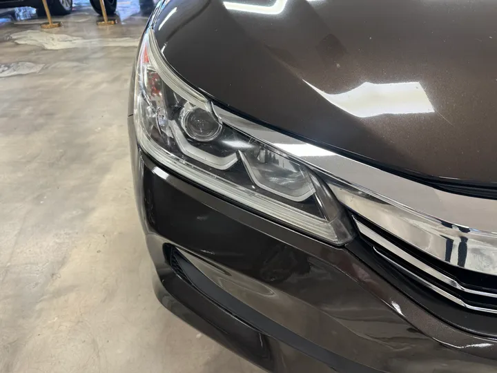 BROWN, 2017 HONDA ACCORD Image 6