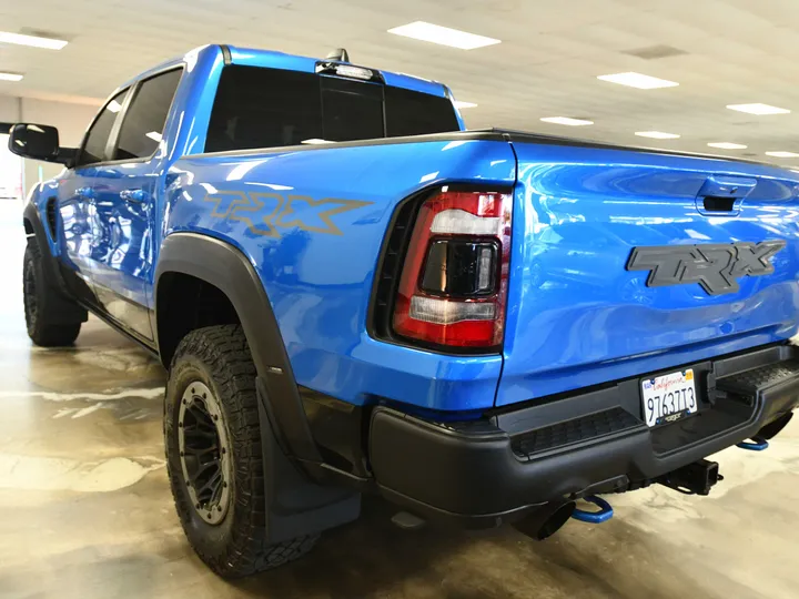 BLUE, 2022 RAM 1500 CREW CAB Image 8