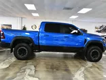 BLUE, 2022 RAM 1500 CREW CAB Thumnail Image 13