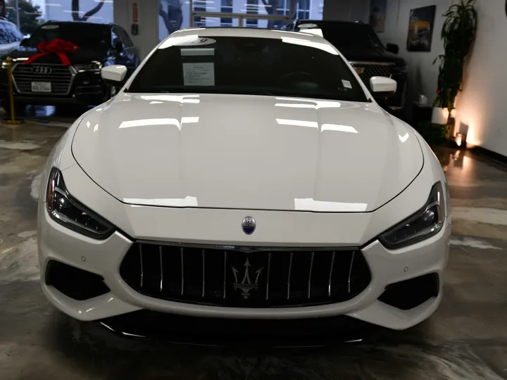 WHITE, 2019 MASERATI GHIBLI Image 2