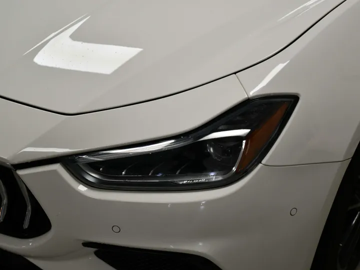 WHITE, 2019 MASERATI GHIBLI Image 4