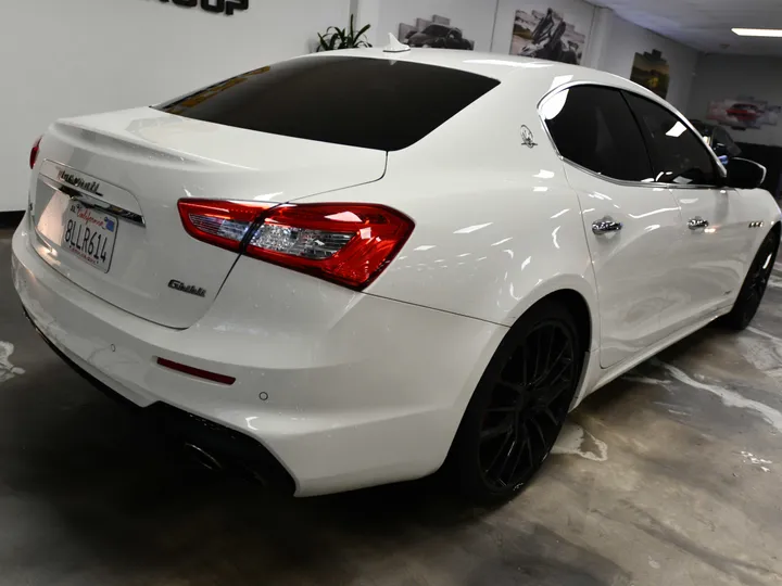 WHITE, 2019 MASERATI GHIBLI Image 12