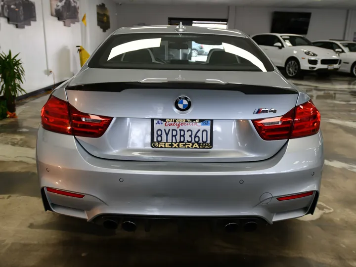SILVER, 2015 BMW M4 Image 9