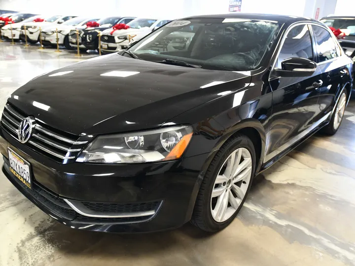 BLACK, 2014 VOLKSWAGEN PASSAT Image 5