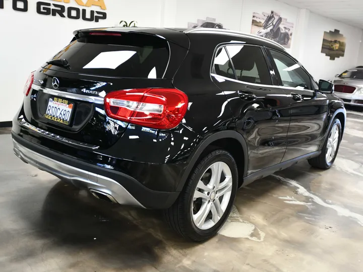 BLACK, 2015 MERCEDES-BENZ GLA-CLASS Image 12