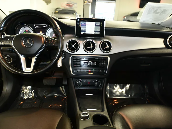 BLACK, 2015 MERCEDES-BENZ GLA-CLASS Image 47