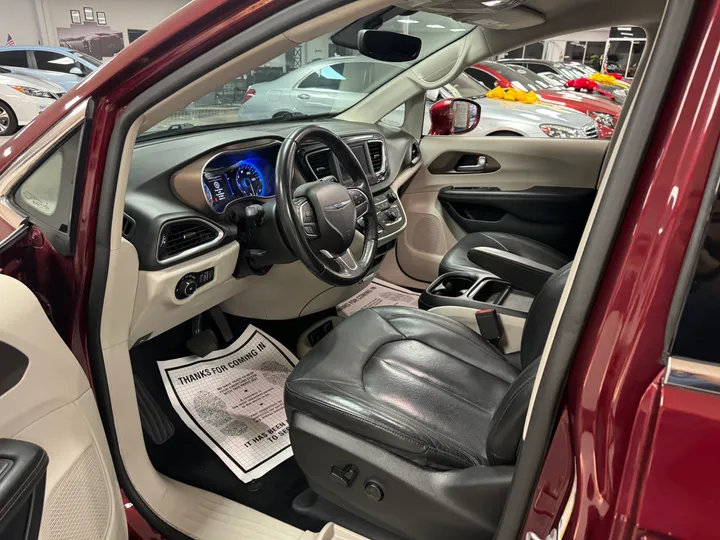 BURGUNDY, 2019 CHRYSLER PACIFICA Image 18