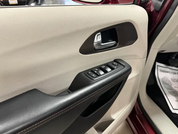 BURGUNDY, 2019 CHRYSLER PACIFICA Image 19