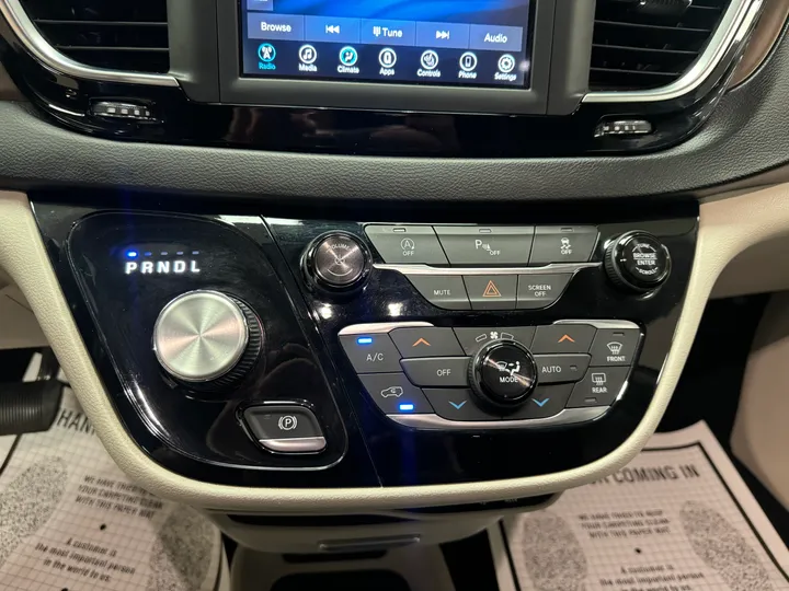 BURGUNDY, 2019 CHRYSLER PACIFICA Image 29