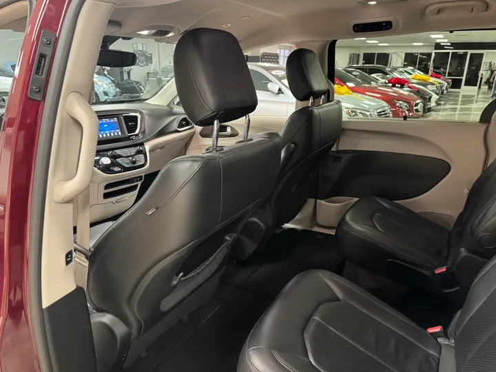 BURGUNDY, 2019 CHRYSLER PACIFICA Image 39