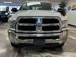 WHITE, 2018 RAM CHASSIS 3500 Thumnail Image 2