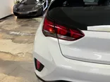 WHITE, 2019 HYUNDAI VELOSTER Thumnail Image 13