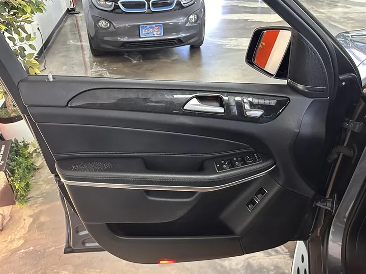 GRAY, 2019 MERCEDES-BENZ GLS Image 25