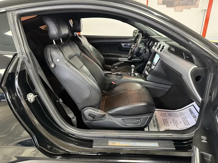 BLACK, 2016 FORD MUSTANG Image 30