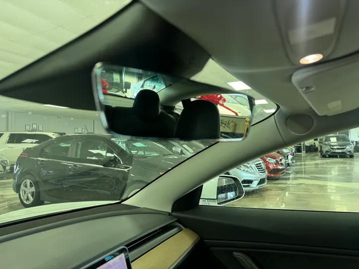 WHITE, 2018 TESLA MODEL 3 Image 22