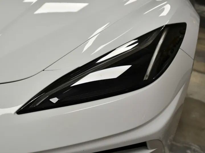 WHITE, 2021 CHEVROLET CORVETTE Image 4