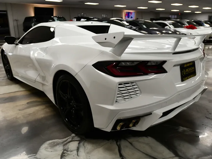 WHITE, 2021 CHEVROLET CORVETTE Image 8