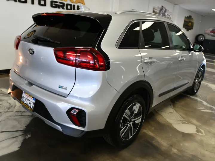 SILVER, 2020 KIA NIRO PLUG-IN HYBRID Image 12