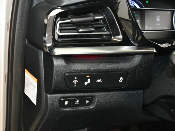 SILVER, 2020 KIA NIRO PLUG-IN HYBRID Image 24