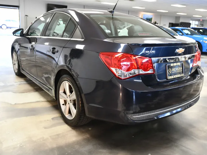 BLUE, 2014 CHEVROLET CRUZE Image 8