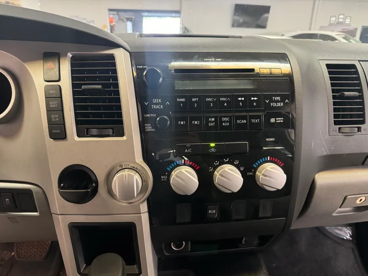 GRAY, 2007 TOYOTA TUNDRA DOUBLE CAB Image 24