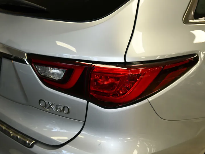 SILVER, 2019 INFINITI QX60 Image 11