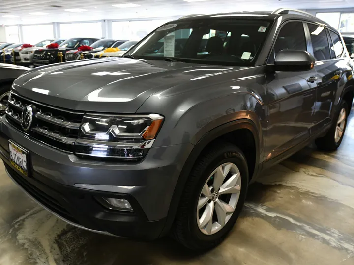 GRAY, 2019 VOLKSWAGEN ATLAS Image 5