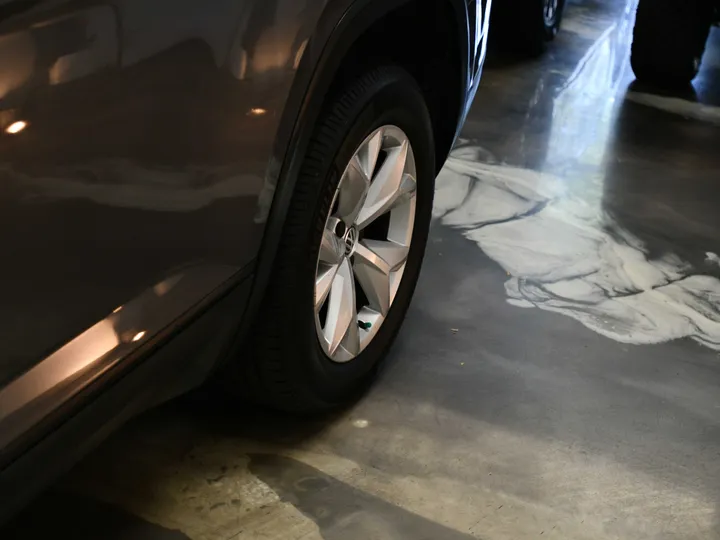 GRAY, 2019 VOLKSWAGEN ATLAS Image 7