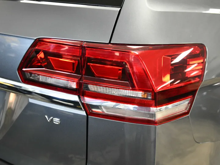 GRAY, 2019 VOLKSWAGEN ATLAS Image 11