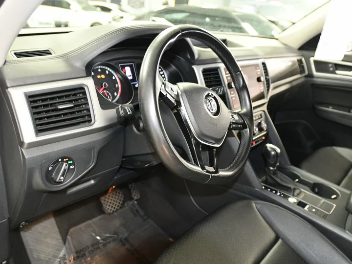 GRAY, 2019 VOLKSWAGEN ATLAS Image 16