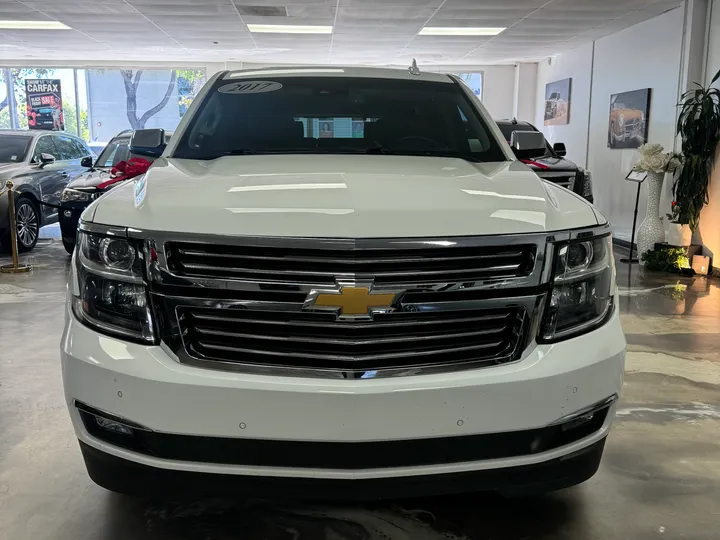 WHITE, 2017 CHEVROLET TAHOE Image 2