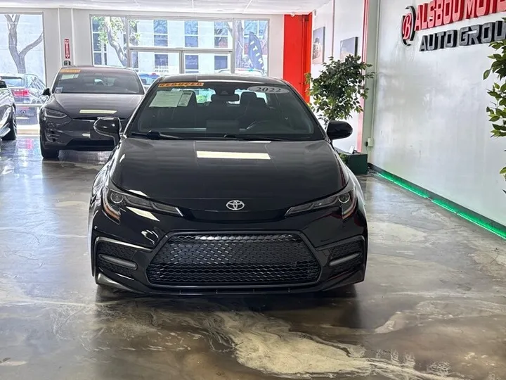 BLACK, 2022 TOYOTA COROLLA Image 2
